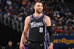 1xBit体育网站-包含国王球员霍姆斯因伤缺席季后赛首场比赛的词条