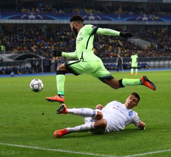 欧洲球场上的擂台对决,势均力敌争取胜利 欧洲球场上的擂台对决,势均力敌争取胜利