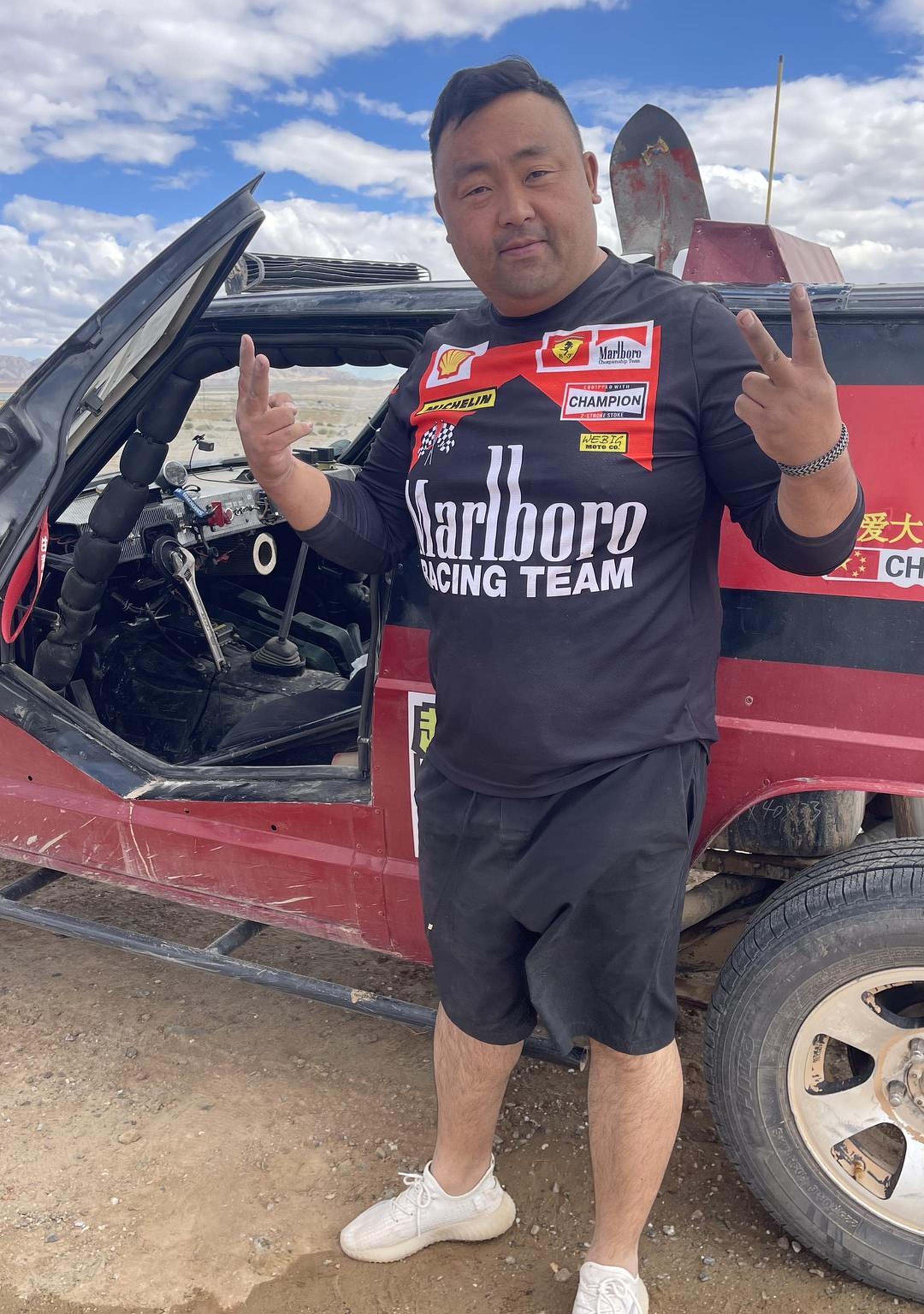 乌兹别克马拉松选手全力以赴,成功摘金的简单介绍 乌兹别克马拉松选手全力以赴,成功摘金的简单介绍