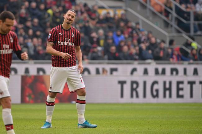 AC米兰后场轮换频繁,教练组面临选将难题 AC米兰后场轮换频繁,教练组面临选将难题