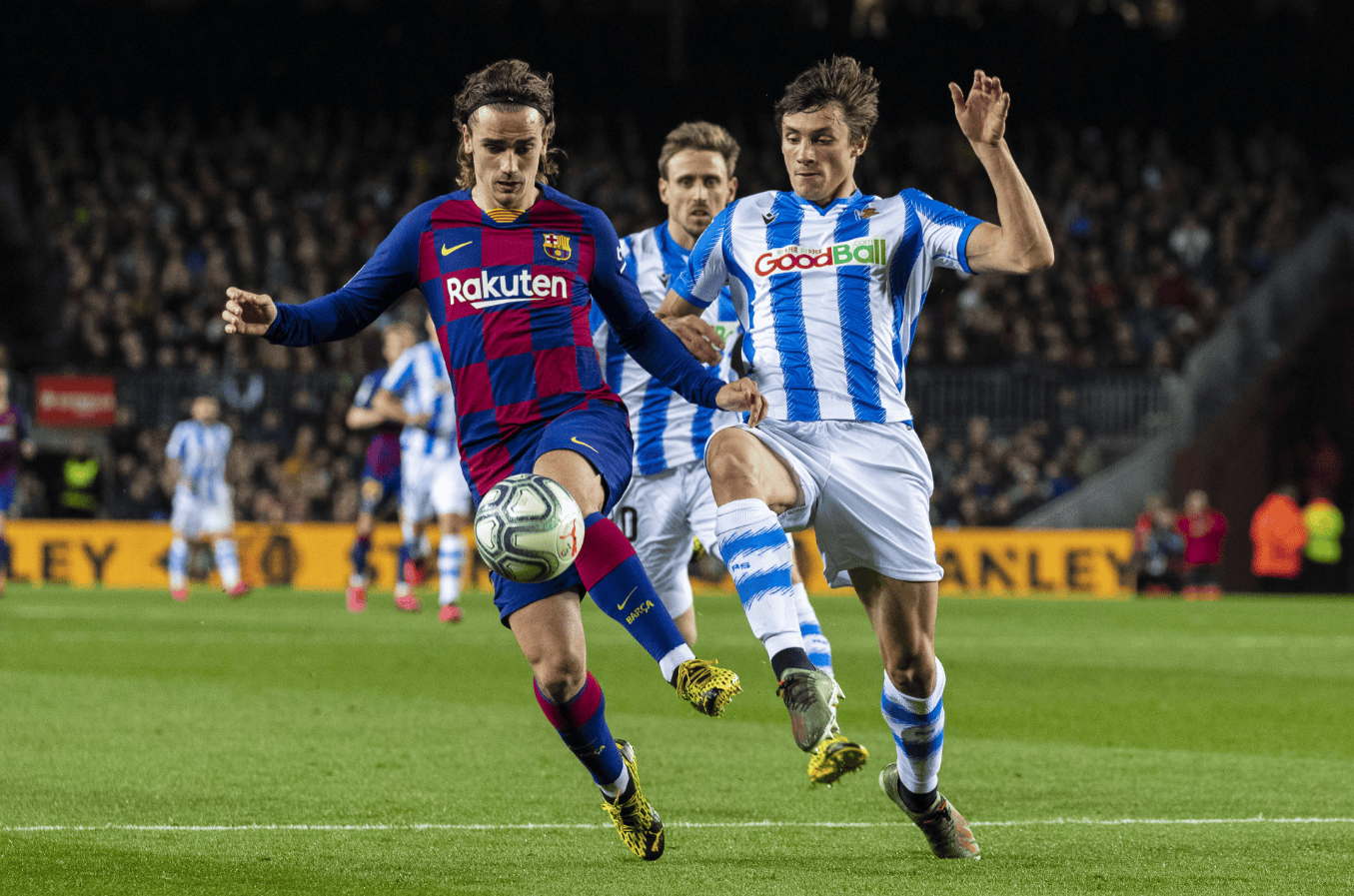 皇家社会客场战胜对手，保持不败纪录