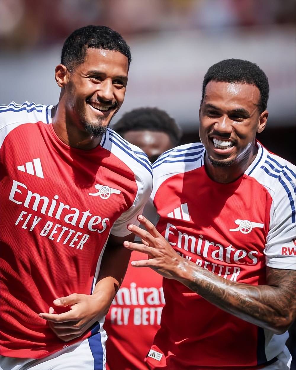 关于阿森纳胜出一场拉锯战，对手难以抵挡进攻的信息